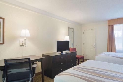 La Quinta Inn by Wyndham Denver Cherry Creek image 12
