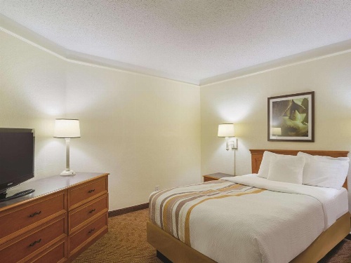 La Quinta Inn by Wyndham Denver Cherry Creek image 20