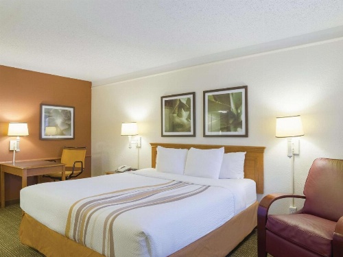 La Quinta Inn by Wyndham Denver Cherry Creek image 23