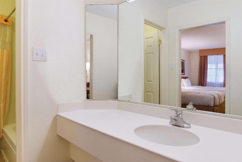 La Quinta Inn by Wyndham Denver Cherry Creek image 39